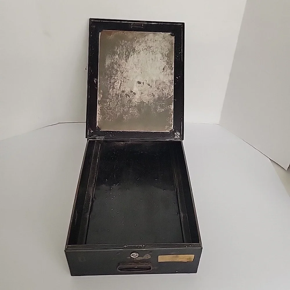 Vintage Metal Strongbox‎ Bank Safe Deposit File Cabinet Box